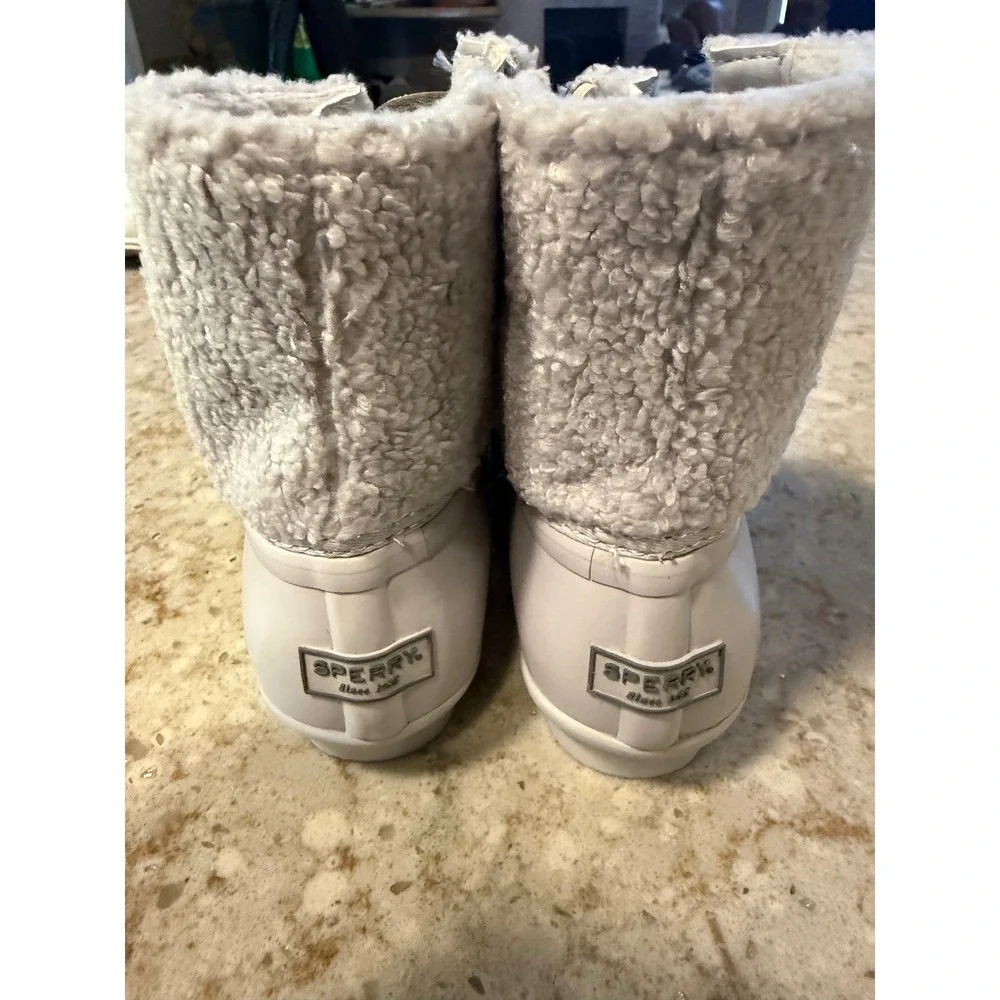 Sperry Saltwater Duck Boots White Grey Sherpa Faux Fur STS87394 7.5